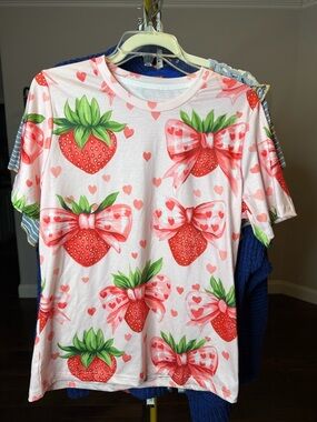 Women's Short Sleeve Strawberry Print Tee - Pink